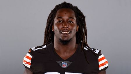 Kareem Hunt attended South High School in Willoughby, Ohio, where he played for the Rebels football team.